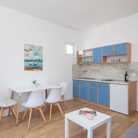 מאקרסקה Apartments Near Central Beach With Free Parking מראה חיצוני תמונה