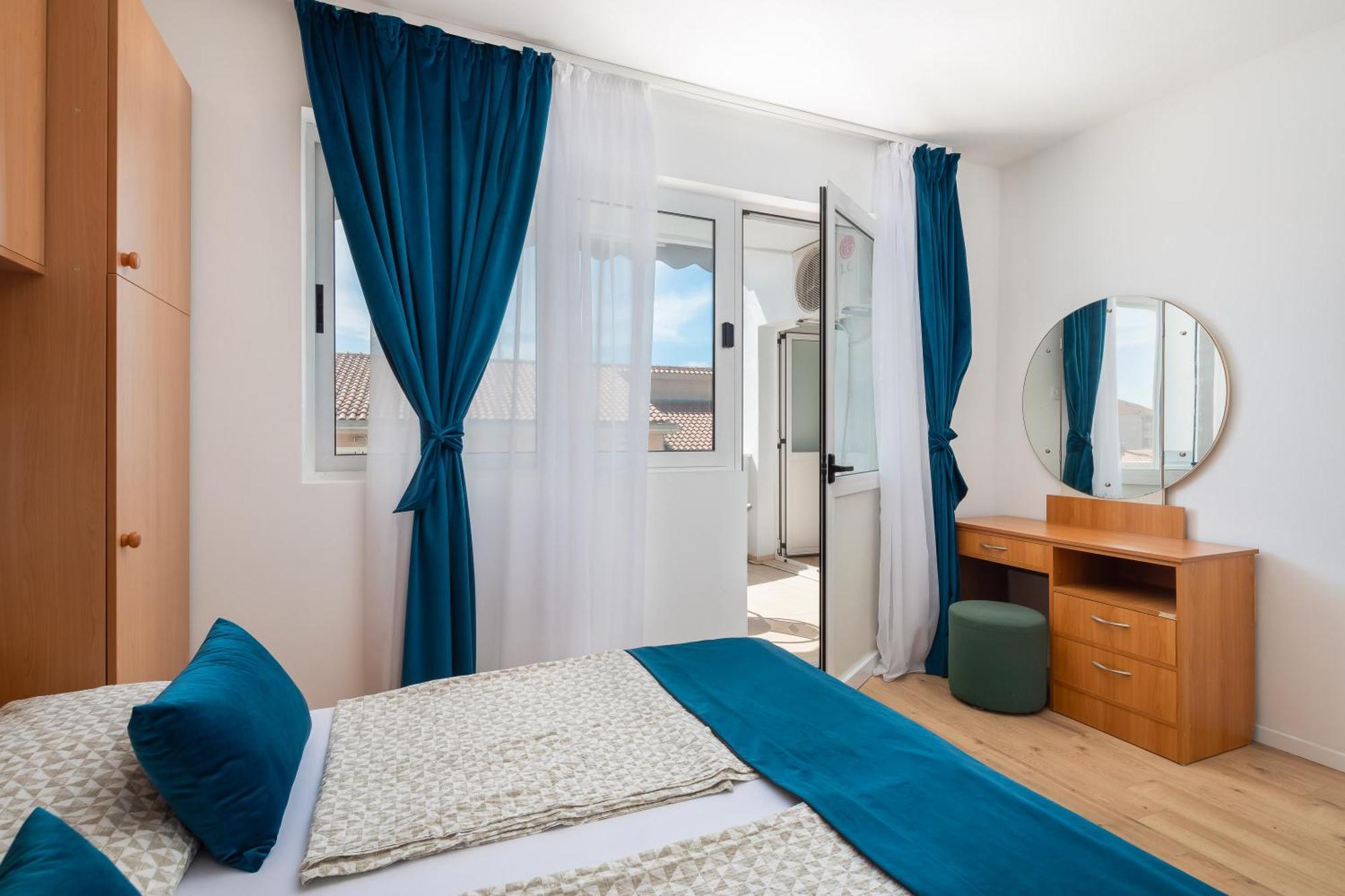 מאקרסקה Apartments Near Central Beach With Free Parking מראה חיצוני תמונה